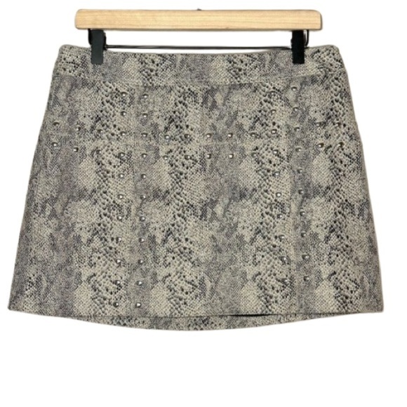 Women's L Bar lll Faux Suede Snakeskin Skirt Cream Gray Black Studded Detail - Picture 1 of 7